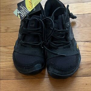 New Balance Minimus Black Athletic Shoes Women size 7.5 NWT